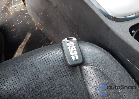 2012 Hyundai Genesis 3.8 z USA, uszkodzony, nr VIN KMHGC4DD8CU192528